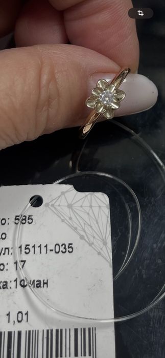 Красивое нежное кольцо