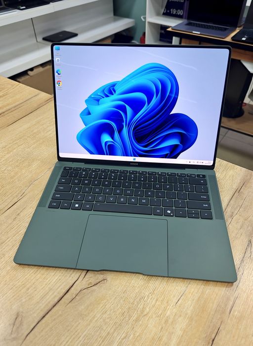 Honor MagicBook Art 14 Ultra OLED 4K Сенсорный Ultra 7 | 32 ОЗУ