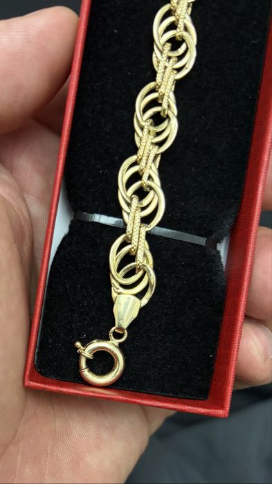 Brosslet sotiladi,срочно продаю бросслет.