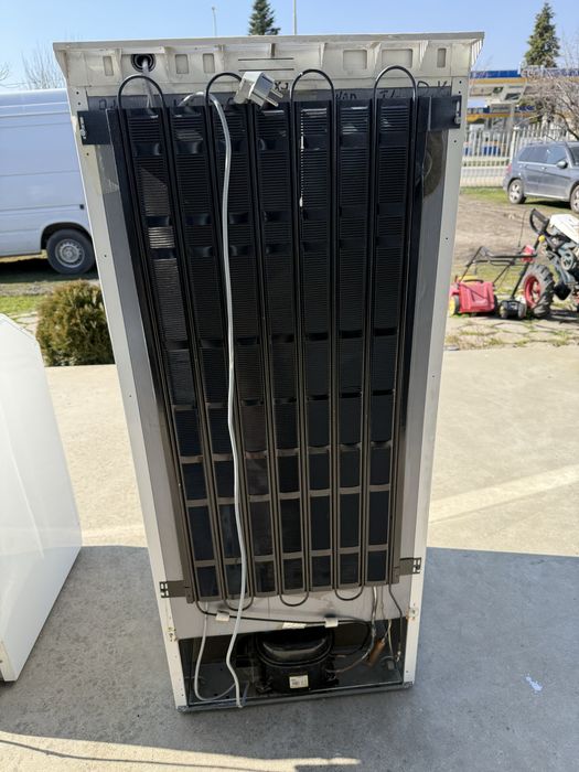 Минусова хладилна витрина Bauknecht 140см