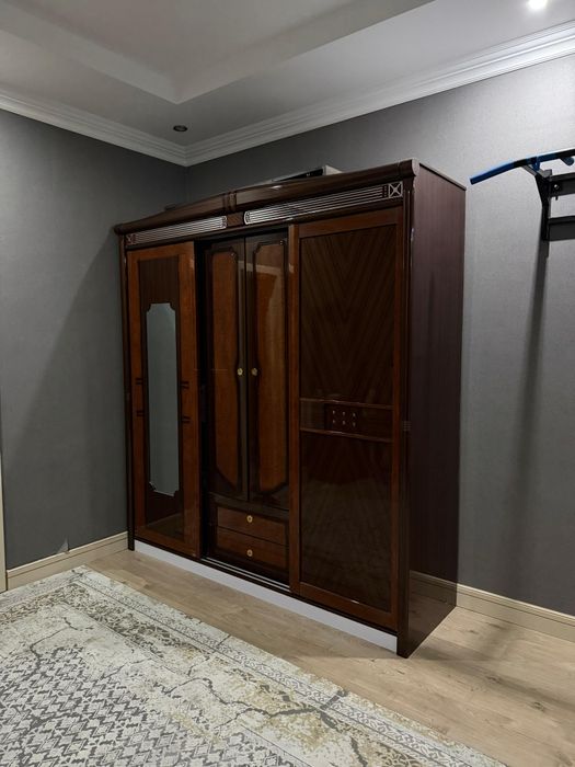 Продам спальный гарнитур