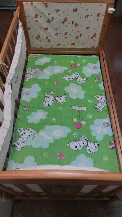 Продается кровать с матрасом