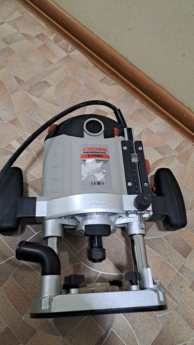 Фрезер вертикальный.