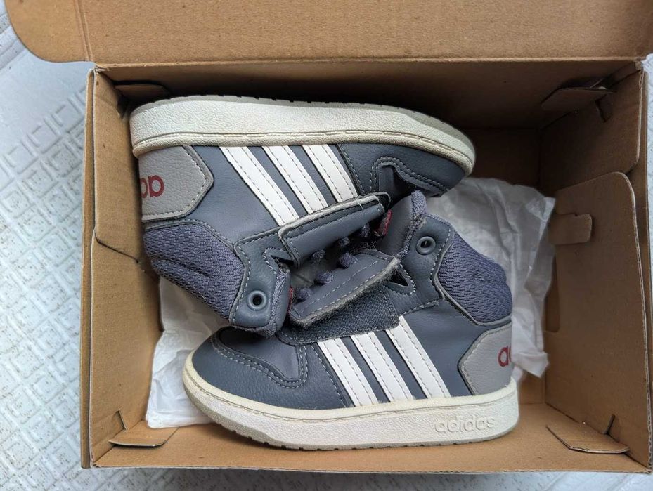 Високи детски кожени маратонки Adidas 22 номер