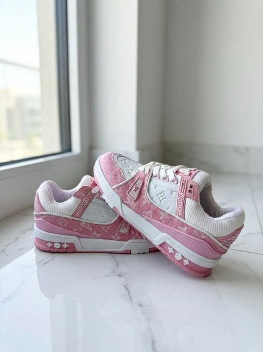 Adidasi LV Trainers Roz - Sneakersi Fete Premium - Full Box