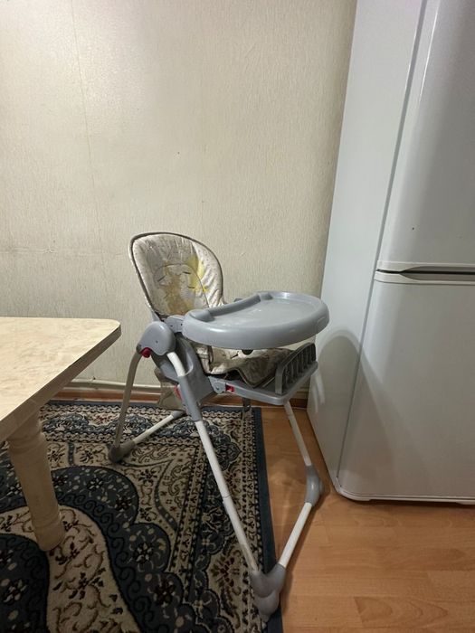 Стол для кормление