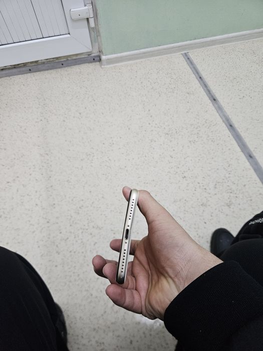 Продам айфон 7плюс