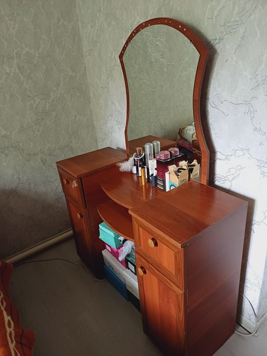 Зеркало для спальни