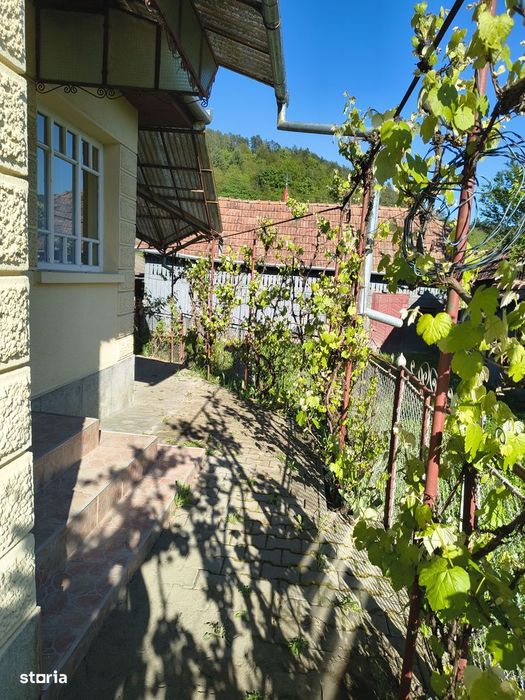 Casă de vânzare. Liniște, natură, confort, la doar ~20 minute de Tg MS