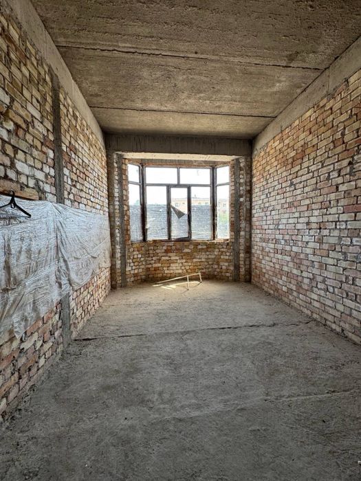 Нежилое 1-Линия Новостройка Ор: жомий Базар 150 кв.м коробка