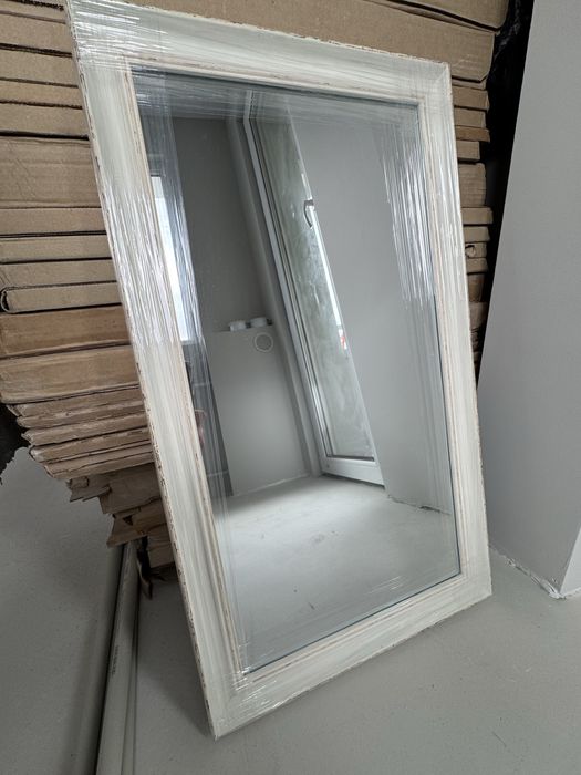 Огледало в рамка