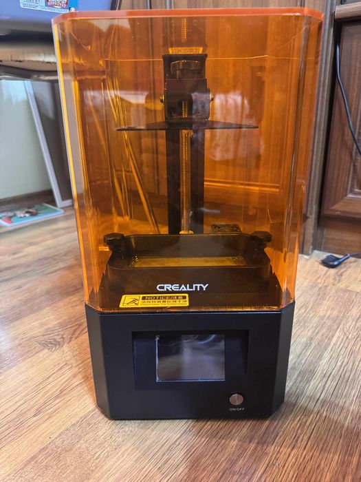 Imprimanta 3D cu rasina Creality