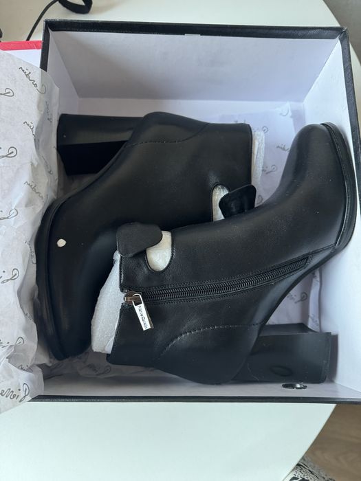 Ботильоны демисезонные,новые,кожаные.Свои,есть небольшой торг.