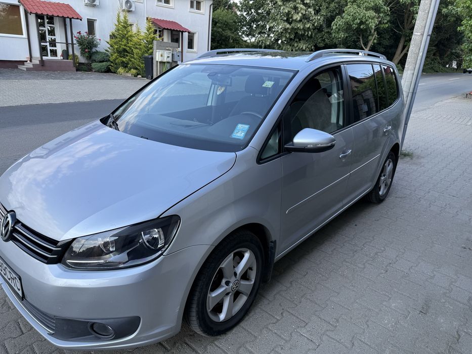 VOLKSWAGEN Touran