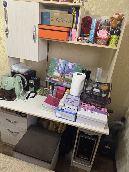 Продаётся компьютер полная комплектация + компьютерный стол новый