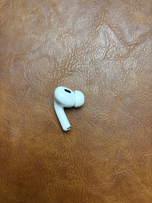 Левый наушник Airpods pro 2