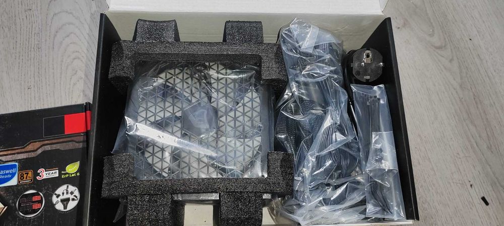 Sursă PC Corsair RM850x – 850W, 80+ Gold, NOUĂ