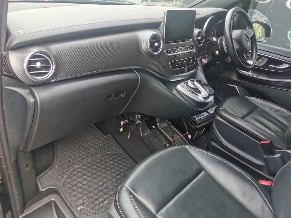 Dezmembrez Mercedes V-class W447/220D/usa/haion/scaune/interior/jante/carlig/bara fata/bara spate/motor/cutie
