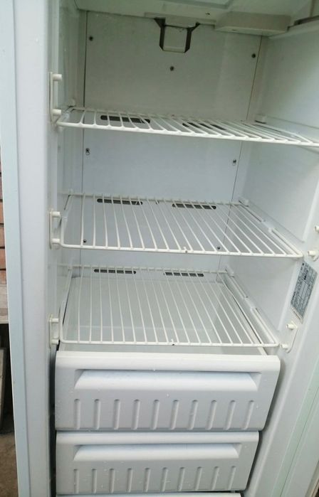 Фризер Stinol с 3 рафта и 3 чекмеджета