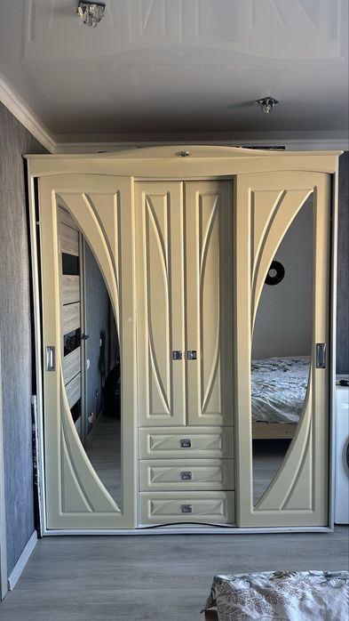 Продам шкаф. Б/у