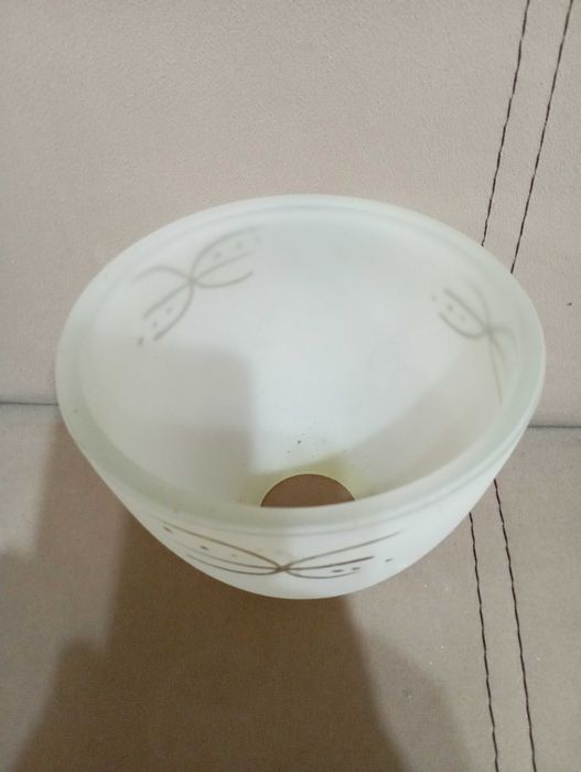 Стъклен абажур. Стъкло за лампа. Чашка за полилей