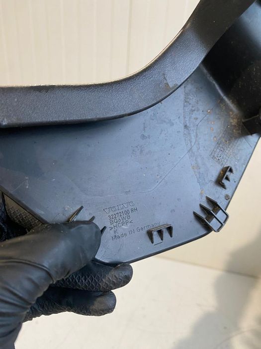 Capac scaun dreapta fata VOLVO XC40 2020 32272100