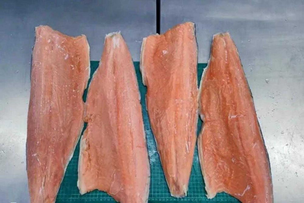 Свежая рыба и морепродукты