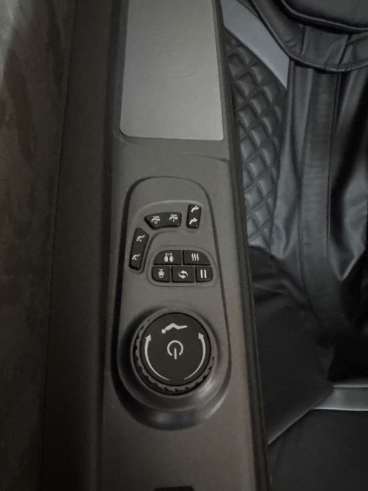 Irest massajnoye kreslo