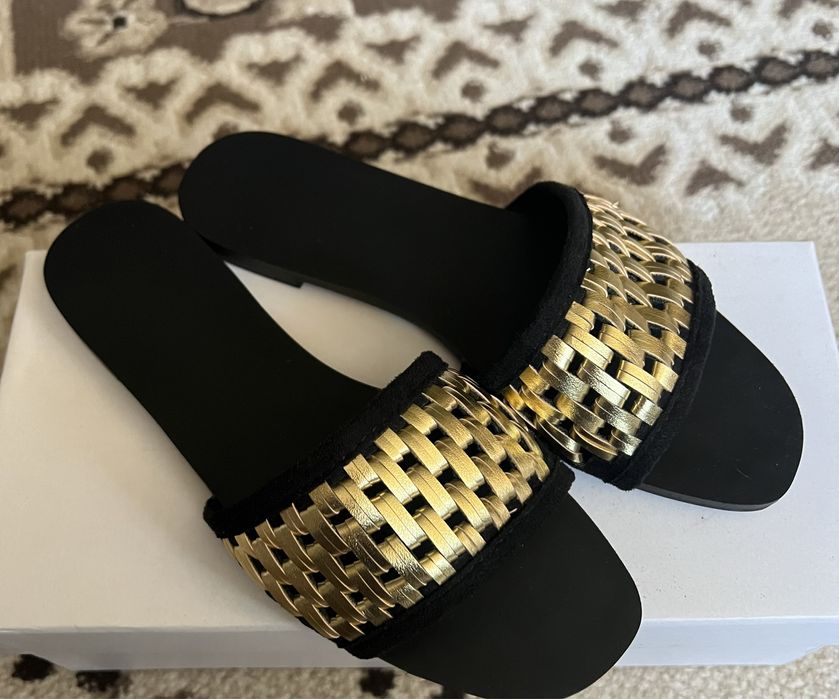 Шлепанцы Новые