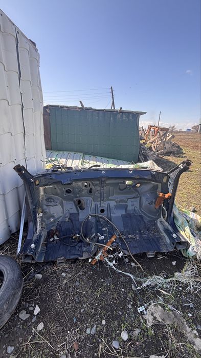 Камри 2005 передный морда все селые