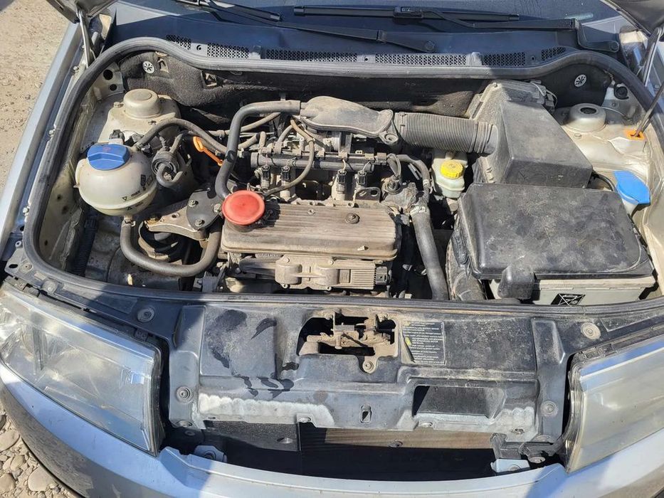Dezmembram Skoda Fabia 1 usa fata dreapta/usa spate dreapta/ haion spate