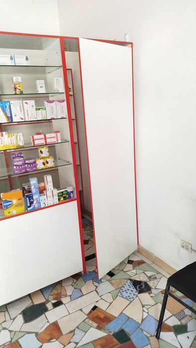 Срочно Продается Аптечная полка