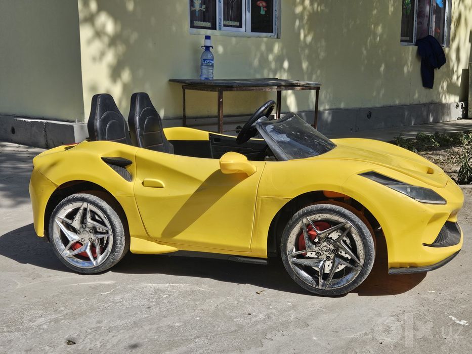 Srochna FERRARI moshincha sotiladi
