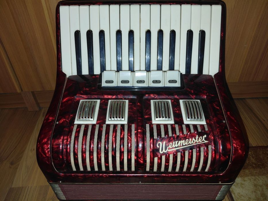 Акордеон Weltmeister 40 баса