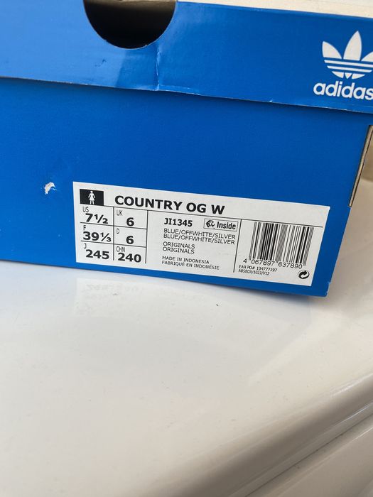 Маратонки Adidas.Чисто нови