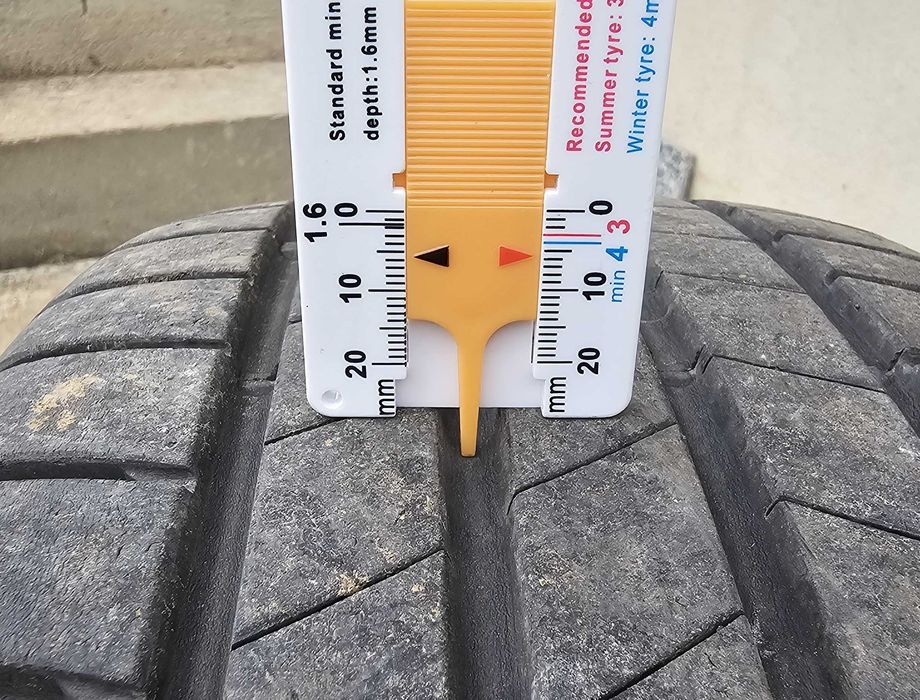 4 Летни гуми 16ки 22ра година 225 60 16 перфектни Бриджстоун