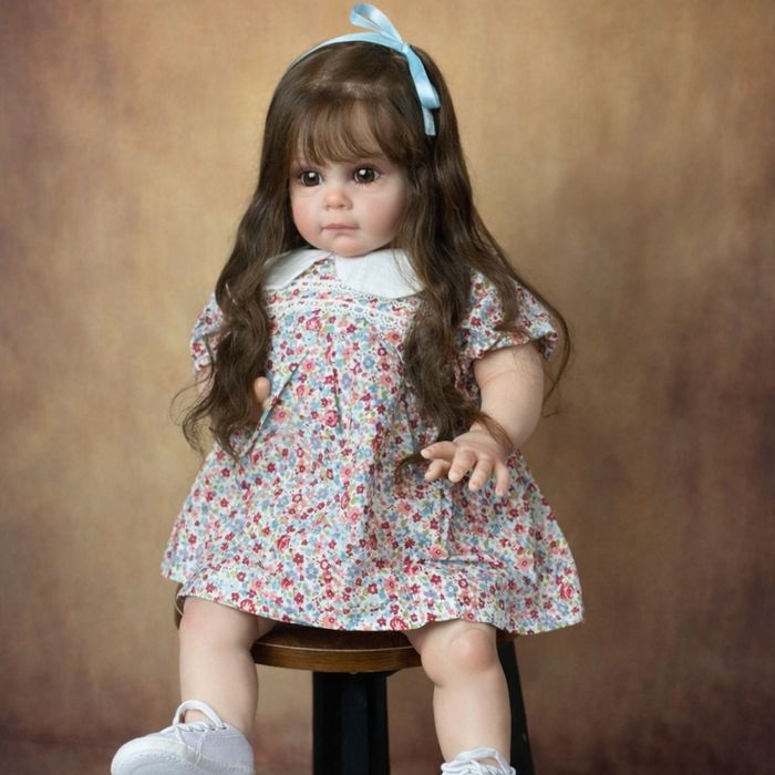 "Привет! Я куколка Рая. Я очень люблю играть и веселиться, и очень хоч