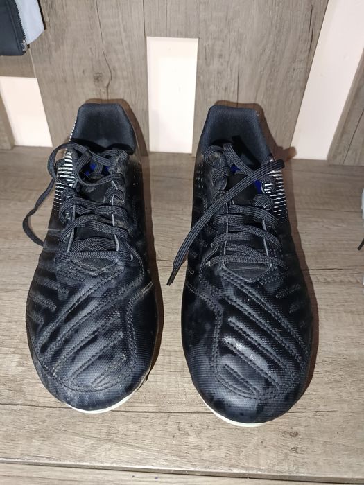 Vand 2 perechi de incaltaminte Fotbal
