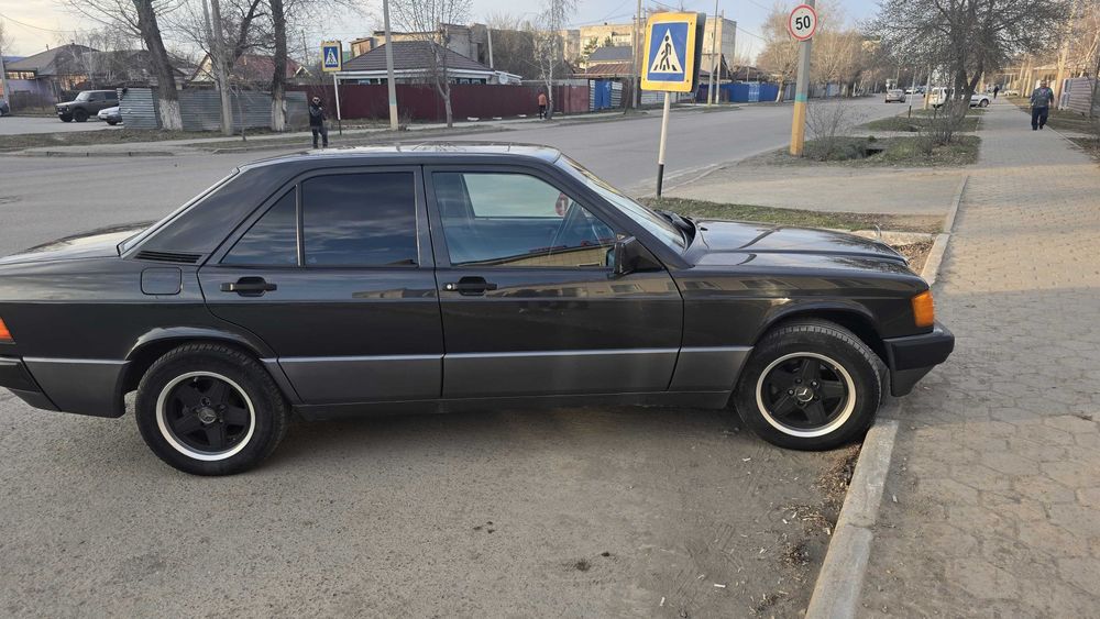 Продам Мерседес 190.