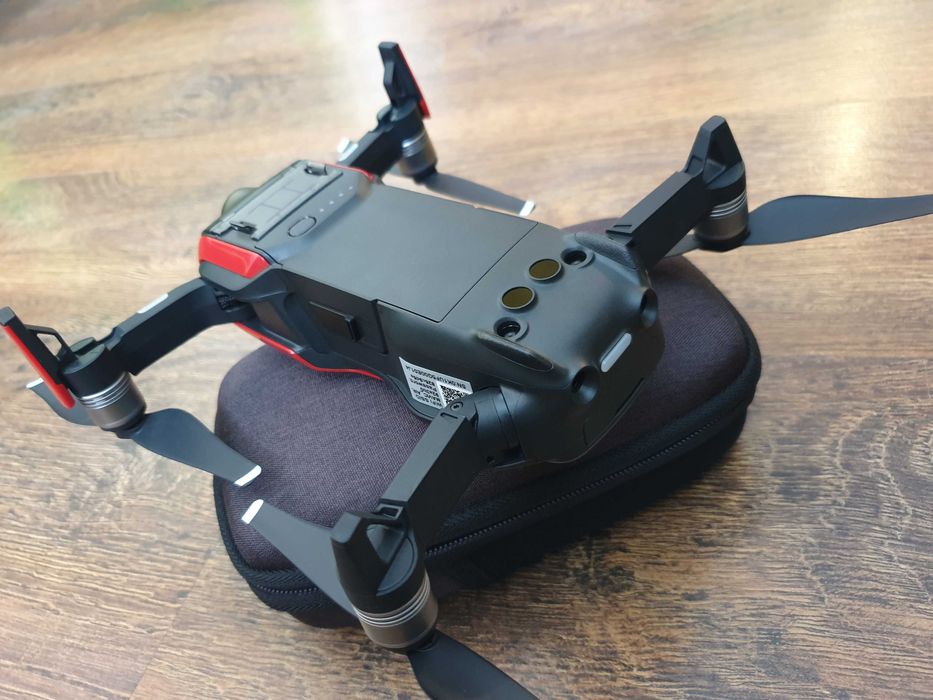 Дрон DJI Mavic Air, Model U11X, като нов, малко използван, 4K видео