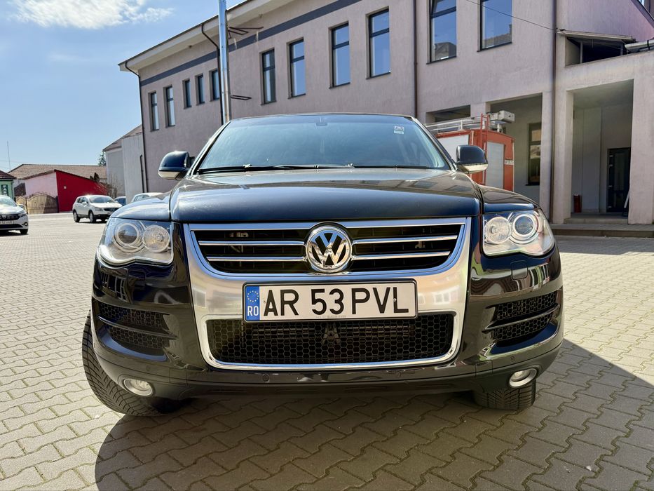 Vând WV Touareg 3.0 TDI in stare impecabilă
