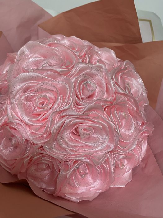Buchet flori satin-roz cu sclipici