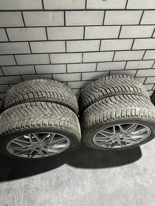 Продам диск с резиной