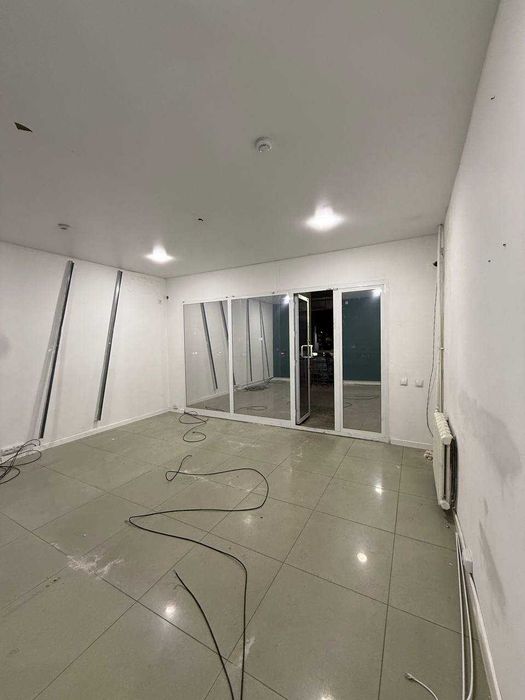 Коммерческое помещение под любой бизнес. Гламур. Вдоль дороги. TL