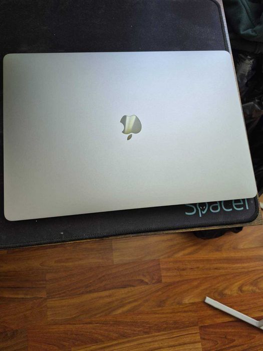MacBook Pro 16 inch 2019 i7 6-Core 32GB RAM 500GB - Impecabil