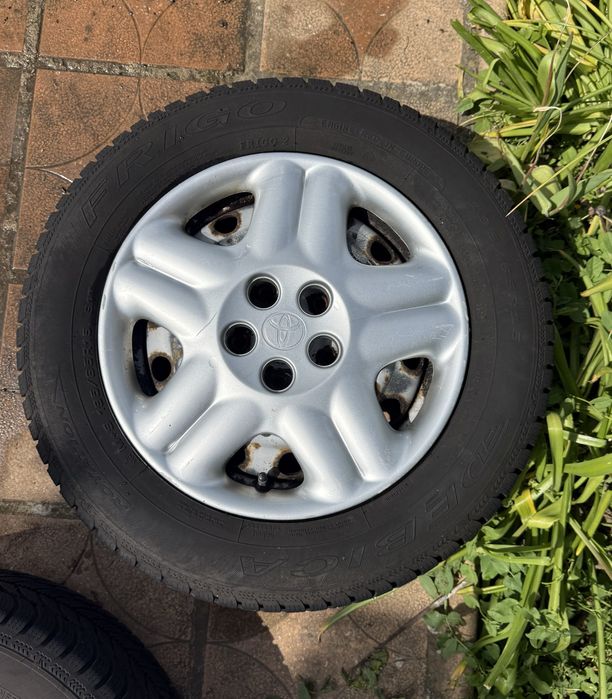 Зимен комллект гуми с железни джанти 15цола за Toyota 5x114.3mm