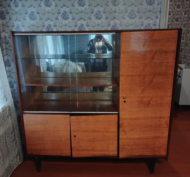 Продам шкаф телевизор тумбу диван