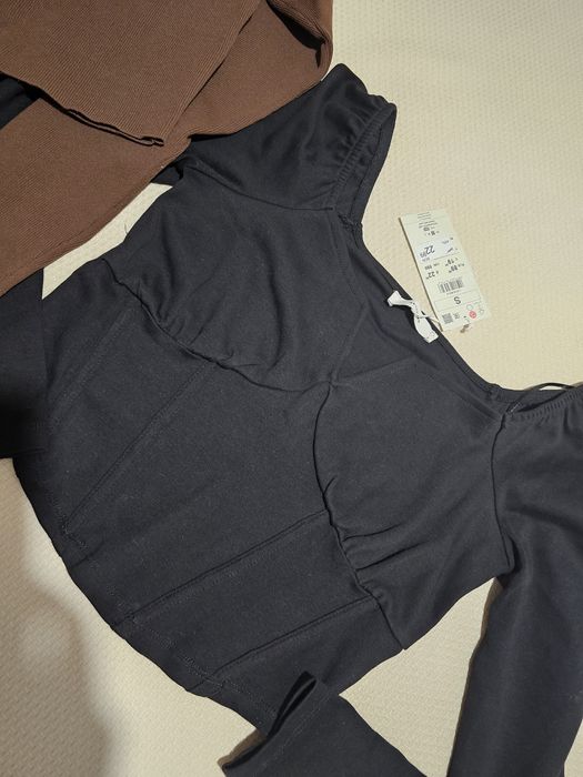 Две блузки Stradivarius и Reserved