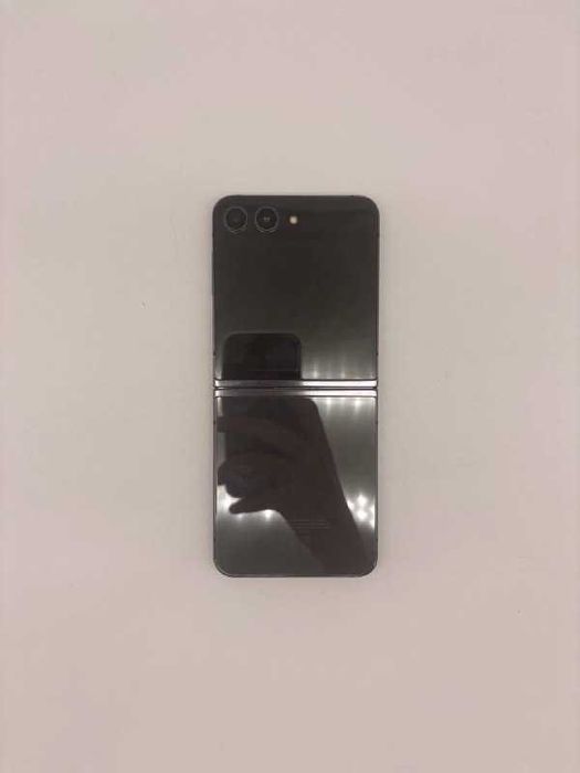 Samsung GALAXY Z FLIP5 (SM-F731B)