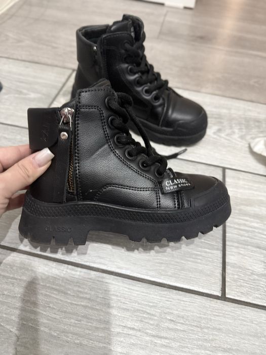 Детские ботинки